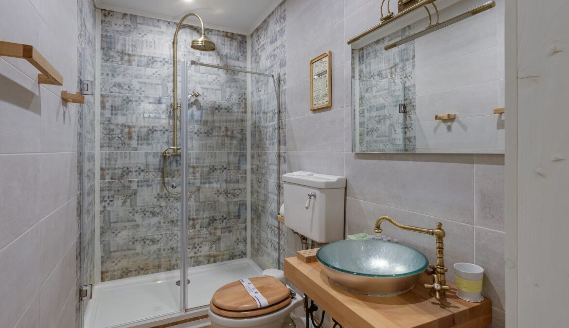 What to do If Your Bathroom Has No Storage?