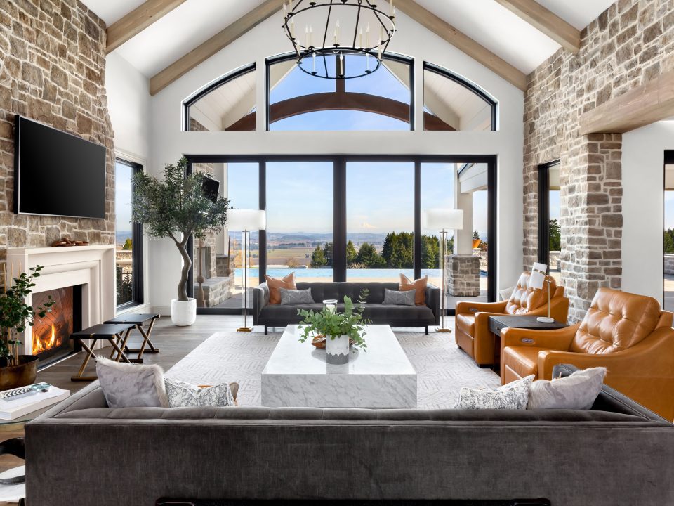 Why Spring and Summer Are the Best Seasons to Replace Your Windows