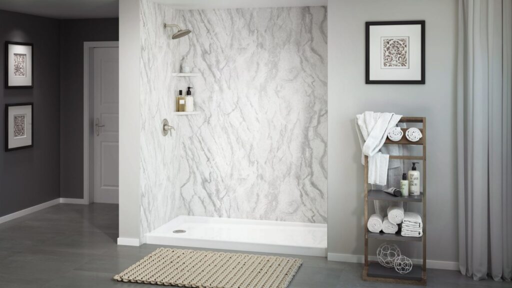 Walk-In Showers vs. Bathtubs: What’s the Right Choice?