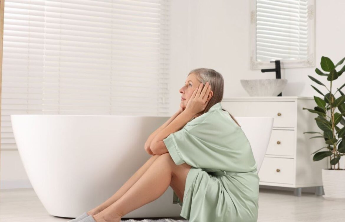 Signs It’s Time to Replace the Bathtub With a Walk-In Shower