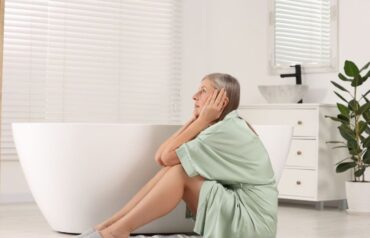 Signs It's Time to Replace the Bathtub With a Walk-In Shower